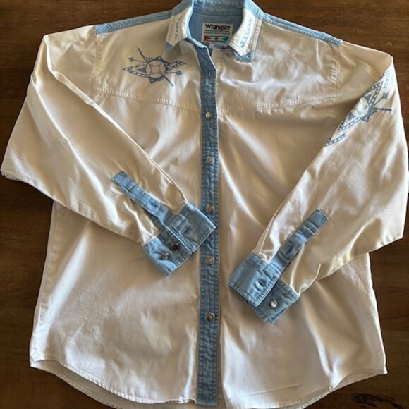 Vintage Wrangler Denim Button Up Womens Authentic Western Wear Light Blue M/L ? - Picture 1 of 9